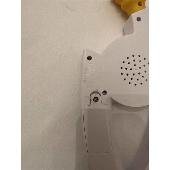 Talking Handheld Electronic Bop It Game 2018 Hasbro Toy Game Sound Twist & Turn - Picture 5 of 6